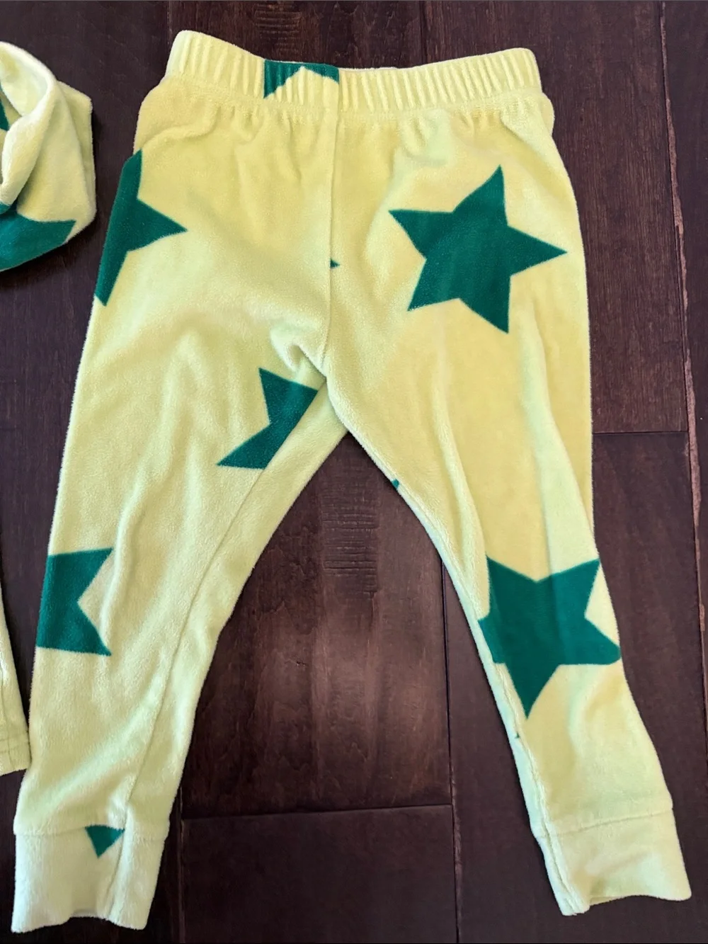 Cat & Jack Kids Star Pajama Sets - Lime Green, White, Dark Green & Bright Orange